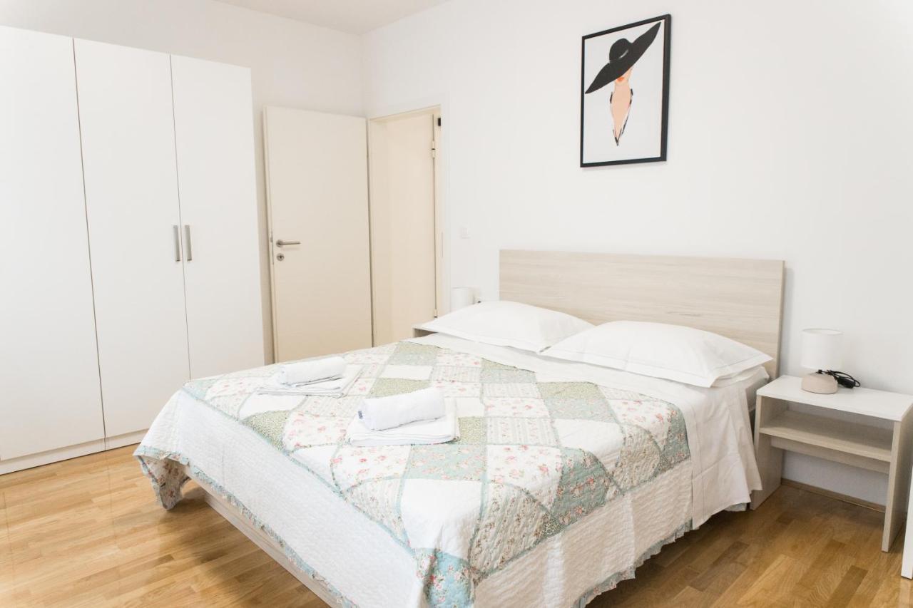 Apartment Zara - Luxury Apartment With Private Pool מראה חיצוני תמונה