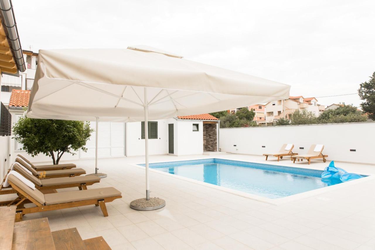 Apartment Zara - Luxury Apartment With Private Pool מראה חיצוני תמונה