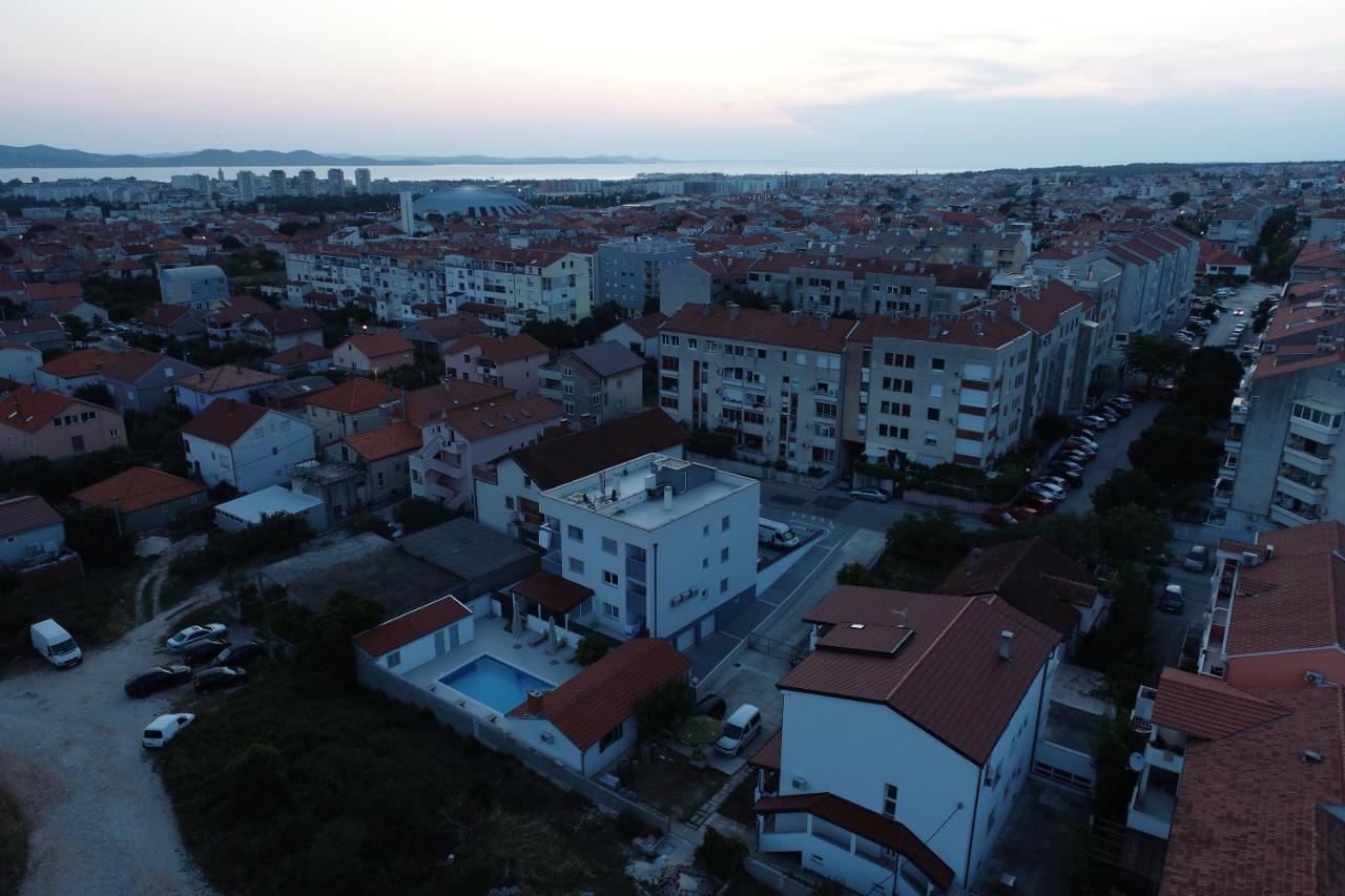 Apartment Zara - Luxury Apartment With Private Pool מראה חיצוני תמונה