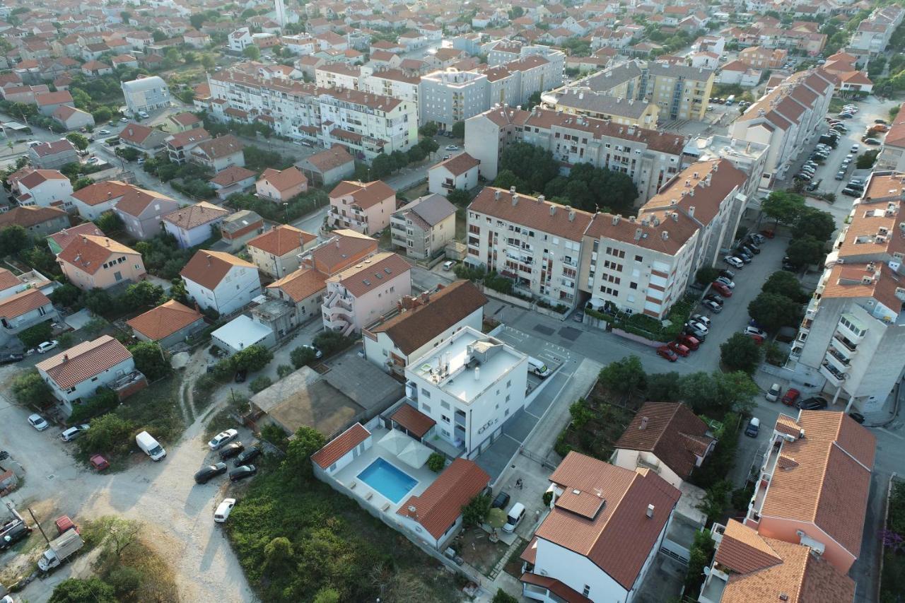 Apartment Zara - Luxury Apartment With Private Pool מראה חיצוני תמונה