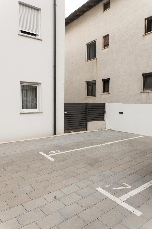 Apartment Zara - Luxury Apartment With Private Pool מראה חיצוני תמונה