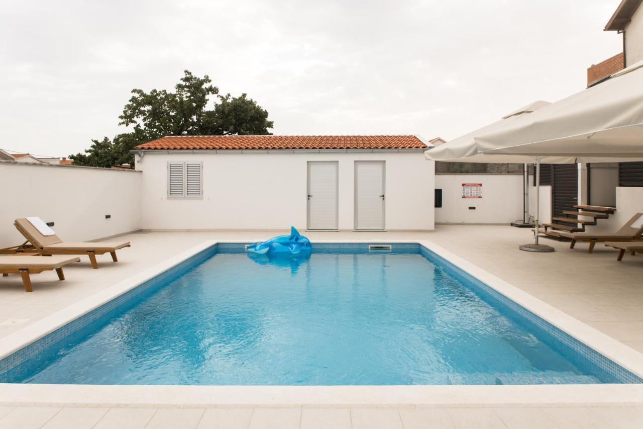 Apartment Zara - Luxury Apartment With Private Pool מראה חיצוני תמונה