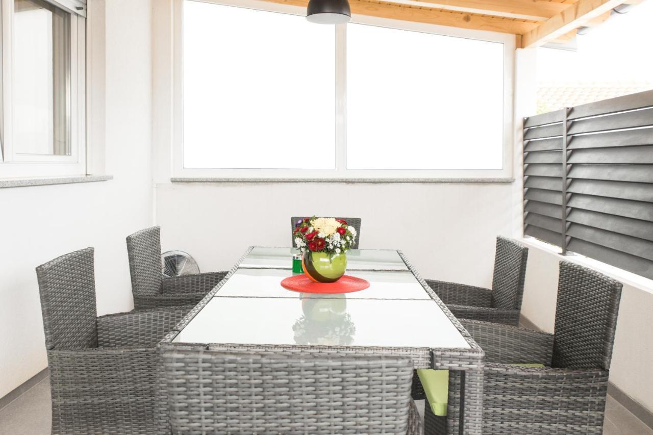 Apartment Zara - Luxury Apartment With Private Pool מראה חיצוני תמונה