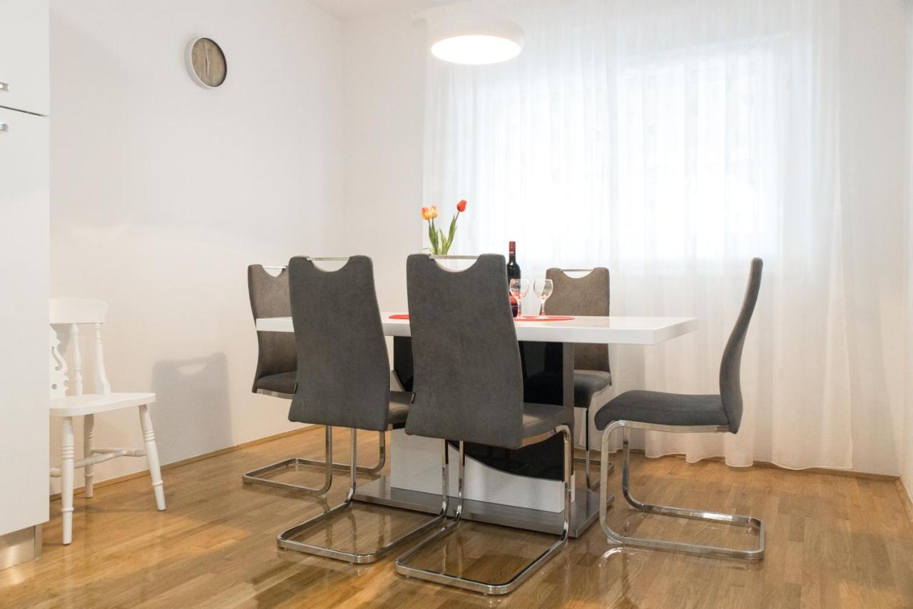 Apartment Zara - Luxury Apartment With Private Pool מראה חיצוני תמונה