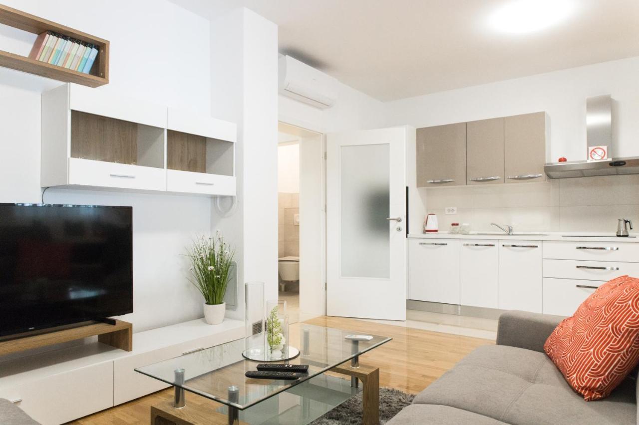 Apartment Zara - Luxury Apartment With Private Pool מראה חיצוני תמונה