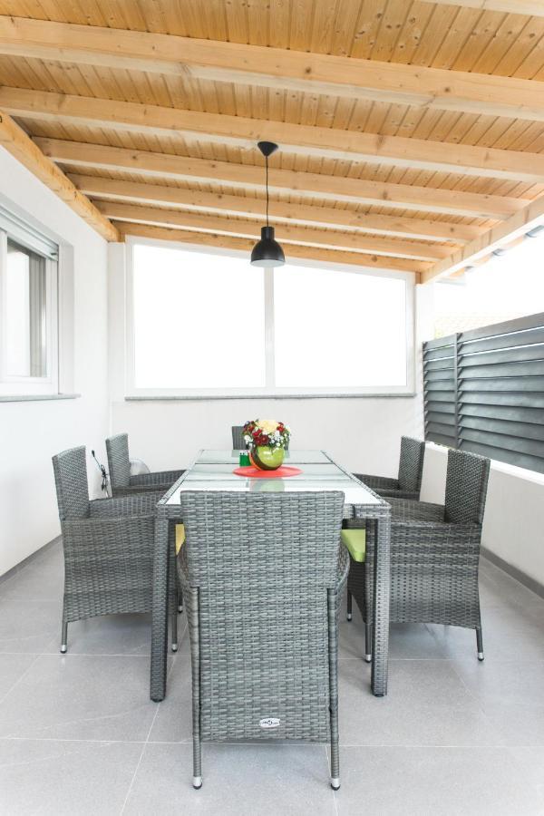 Apartment Zara - Luxury Apartment With Private Pool מראה חיצוני תמונה