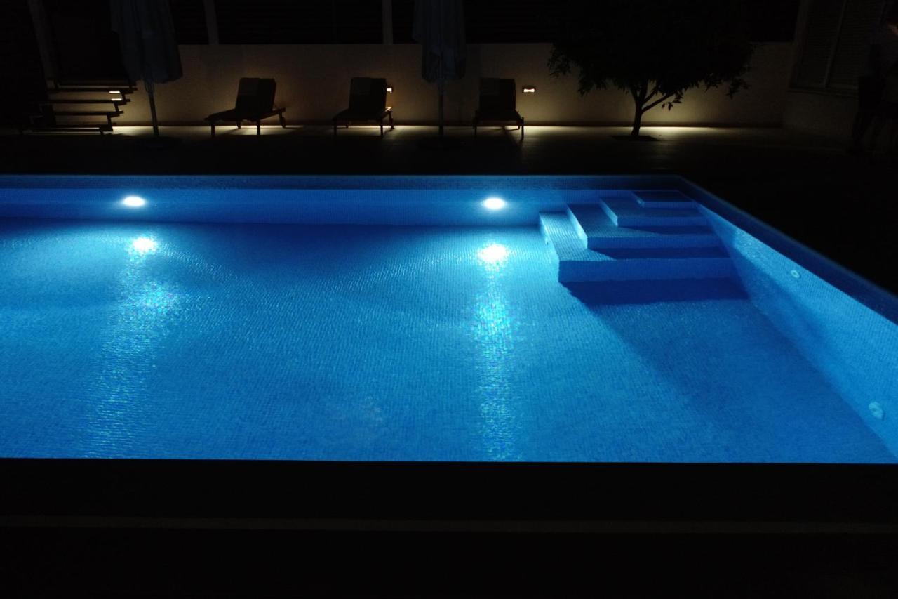 Apartment Zara - Luxury Apartment With Private Pool מראה חיצוני תמונה